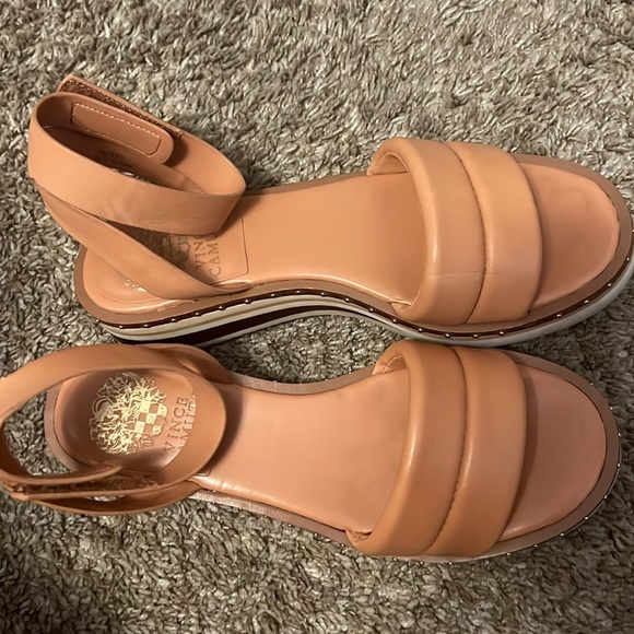 Vince Camuto Sandals 🩷 - Picture 7 of 9